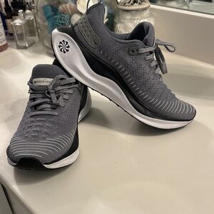 Nike React X Infinity Run 4 Women's Gray and Black Athletic Shoes